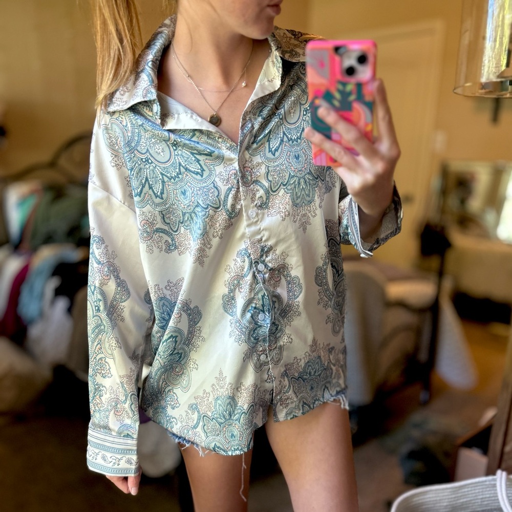Western shirt with blue, pink, and white paisley designs, size L, oversized